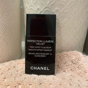 Chanel ultra le teint velvet foundation